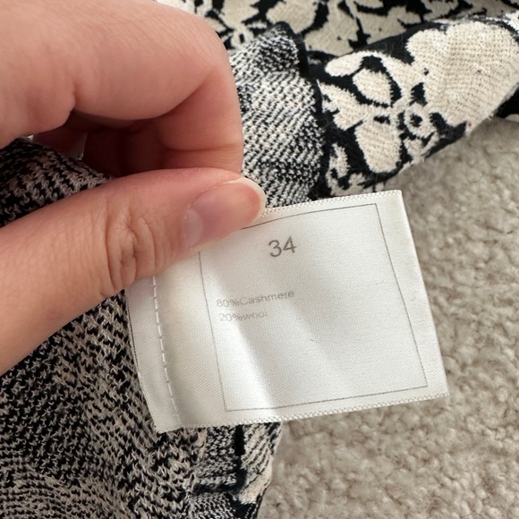 knit suit - Picture 3 of 4